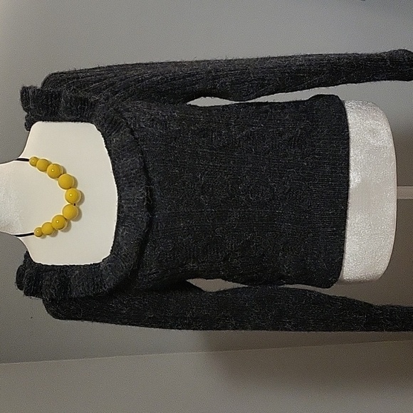 Topshop Soft Open Back Ruffle Detail Charcoal Gray Sweater - Size 4/6 - Picture 6 of 11